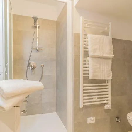 4 Pass Apartment *
