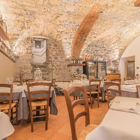 4 Pass Apartament Varenna